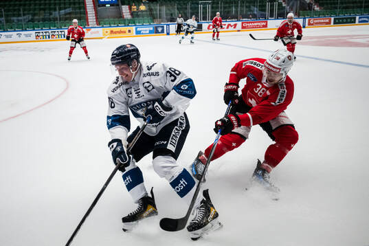 Aku Räty of Finland and Lukas Frick of Schweiz