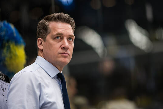 Head coach Sam Hallam of Sweden