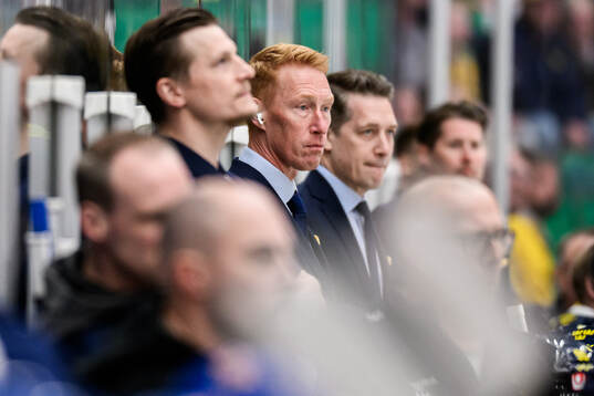 Assistant coach Jörgen Jönsson of Sweden