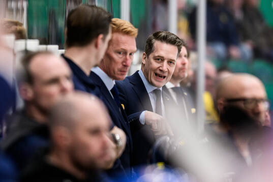 Head coach Sam Hallam of Sweden
