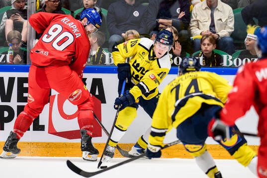 Adam Klapka of Czech Republic and Simon Holmström of Sweden