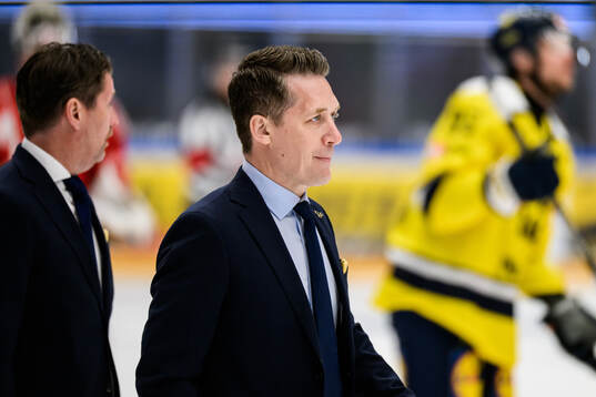 Head coach Sam Hallam of Sweden