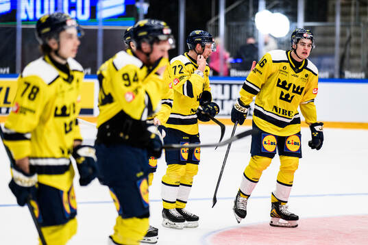 Tim Heed and Anton Frondell of Sweden looks dejected