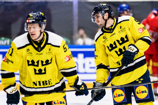 Linus Karlsson of Sweden looks dejected
