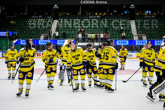 Liam Öhgren of Sweden looks dejected