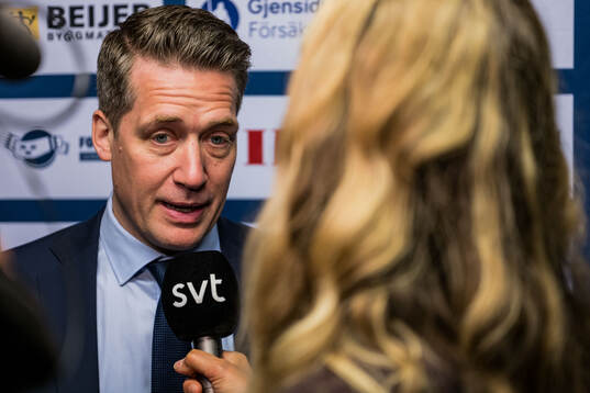 Head coach Sam Hallam of Sweden is being interviewed
