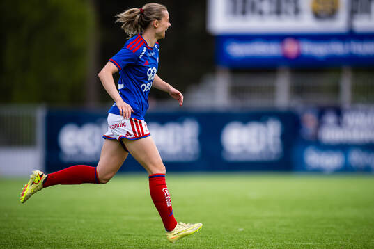 Eline Hegg of Vålerenga celebrates