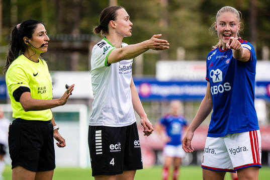 Sarah Fatemeh Zangeneh, referee, Synne Masdal of Hønefoss
