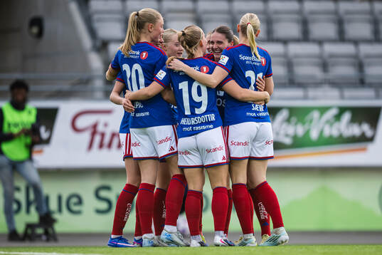 Naina Maria Inauen of Vålerenga celebrates