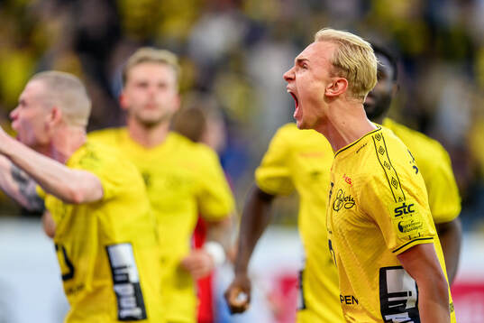 Elfsborgs Leo Östman jublar