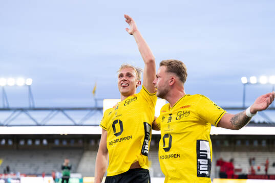 Elfsborgs Leo Östman och Frederik Ihler jublet