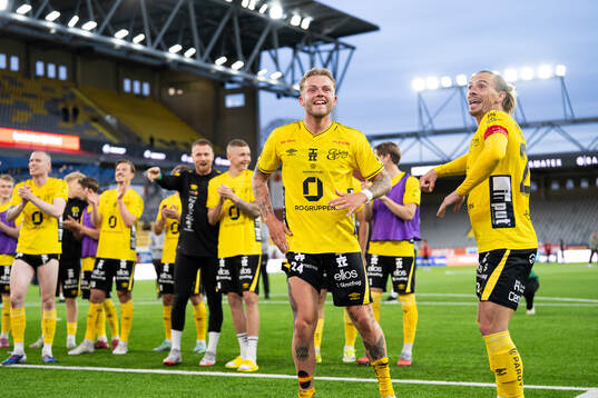 Elfsborgs Frederik Ihler och Niklas Hult jublar