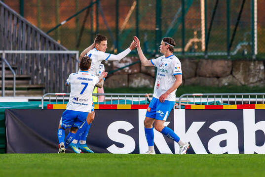 IFK Värnamos Mohamed Kamara jublar