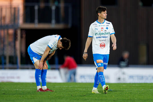 IFK Värnamos Kai Meriluoto och Marcus Antonsson deppar