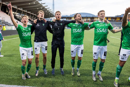 Brages spelare jublar
