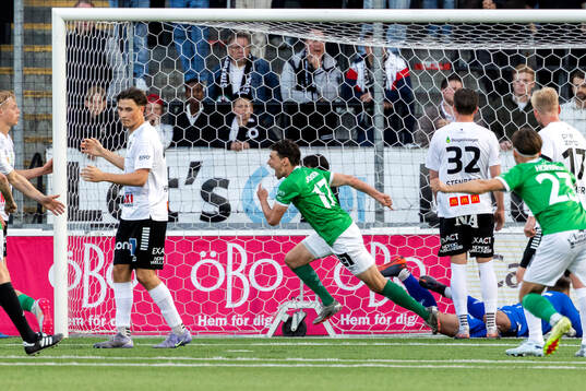 Brages Pontus Jonsson jublar