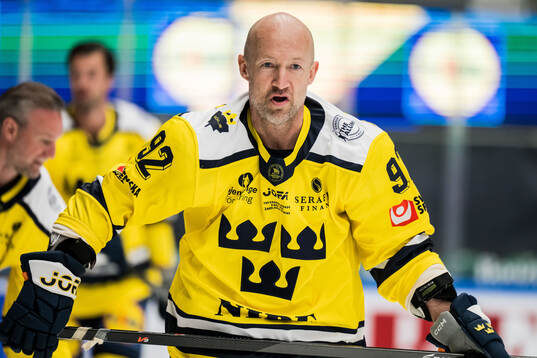 Michael Nylander of Sweden Legends