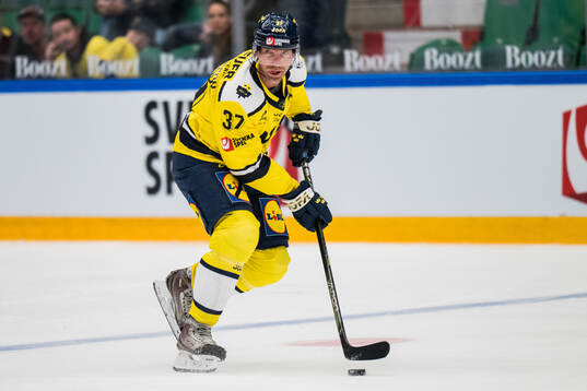 Mikael Samuelsson of Sweden Legends