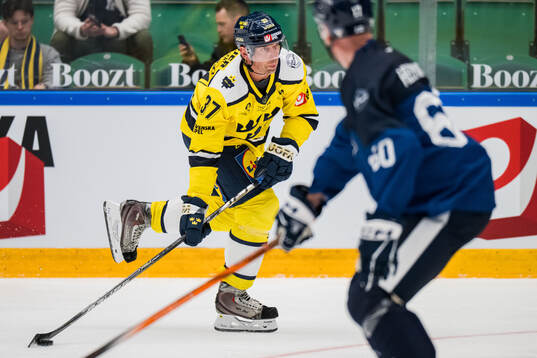 Mikael Samuelsson of Sweden Legends