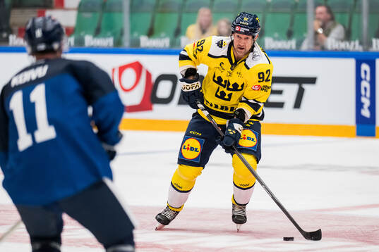 Michael Nylander of Sweden Legends