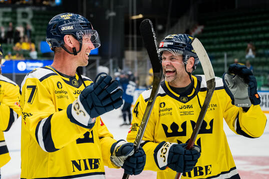 Mikael Samuelsson and Niklas Sundström of Sweden Legends
