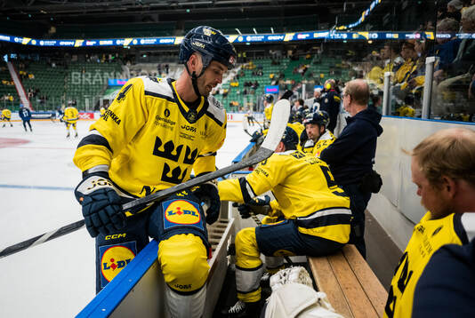 Niklas Hjalmarsson of Sweden Legends