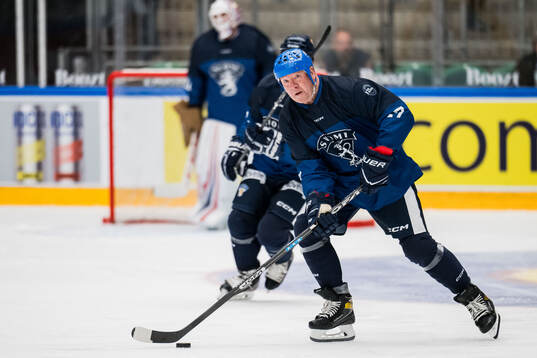 Jari Kurri of Finland Legends