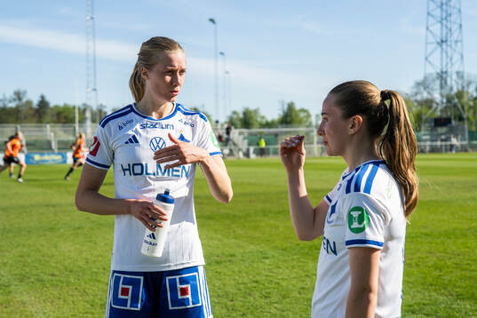 IFK Norrköpings Ebba Handfast och Carrie Jones