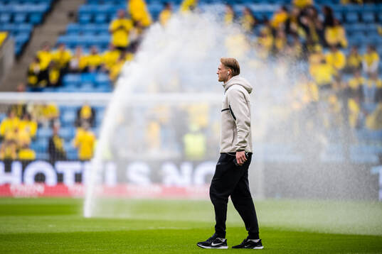 Goalkeeper Simen Vidtun Nilsen of Brann arrives