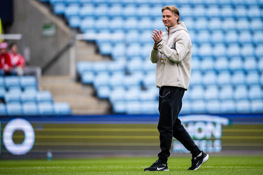 Goalkeeper Simen Vidtun Nilsen of Brann arrives