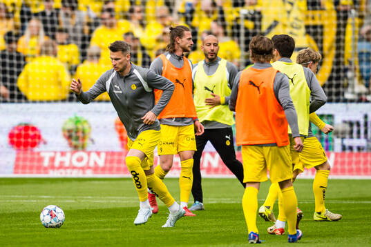 Odin Bjørtuft of Bodø/Glimt warms up