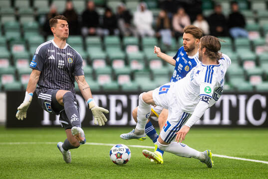 GIF Sundsvalls målvakt Jonas Olsson och IFK Norrköpings
