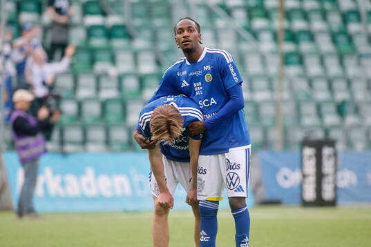 GIF Sundsvalls Malte Hallin och Joshua Mambu deppar