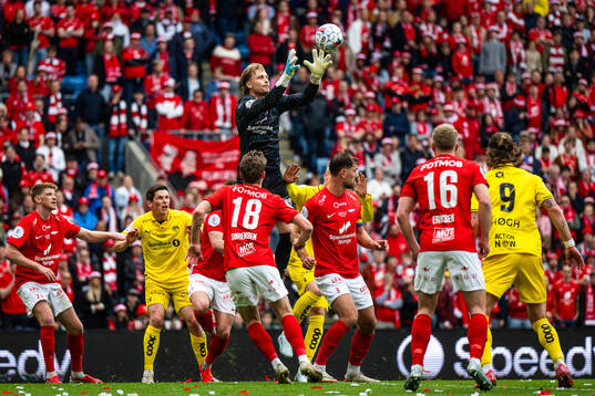Goalkeeper Simen Vidtun Nilsen of Brann