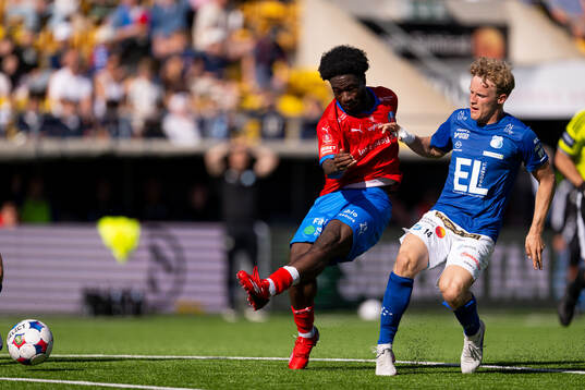 Helsingborgs Kevin Nyarko och Norrbys Olle Backlund