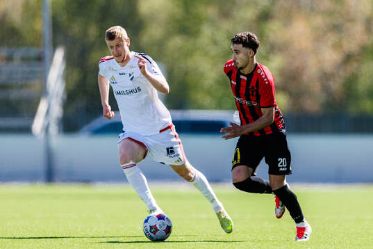 Östers Daniel Ask och Nordic Uniteds Aziz Harabi