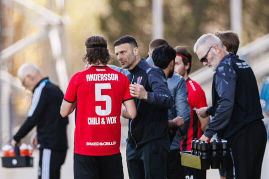 Nordic Uniteds assisterande tränare Sharbel Touma och