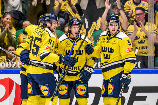 Albert Johansson of Sweden celebrating
