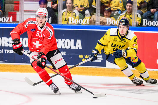 Théo Rochette of Switzerland and Liam Öhgren of Sweden