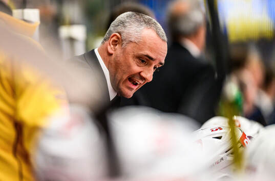 Head coach Jan Cadieux of Switzerland