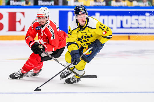 Bläddra bland fler bilder av Ice Hockey, Beijer Hockey Games, Sweden - Switzerland