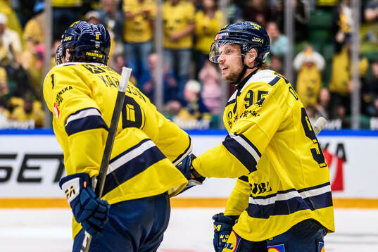 Jacob De La Rose of Sweden celebrates