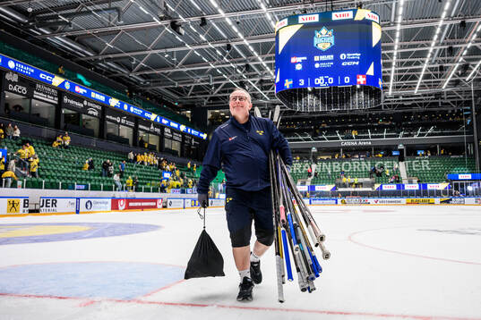 Equipment Manager Mikael Petersson of Sweden