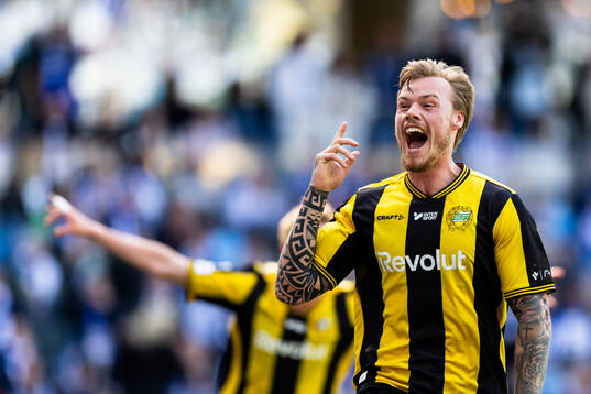 Hammarbys Victor Eriksson jublar