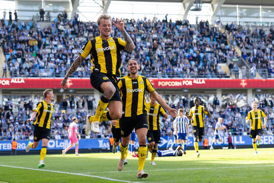 Hammarbys Victor Eriksson jublar
