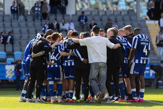 IFK Göteborgs spelare och ledare samlade