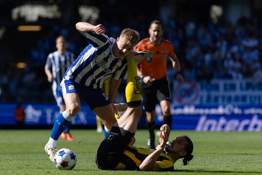 IFK Göteborgs David Kruse och Hammarbys Nikola Vasic
