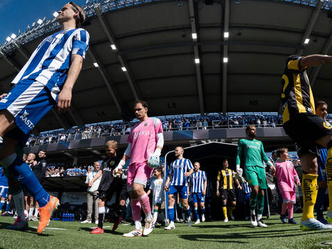 IFK Göteborgs August Erlingmark, målvakt Elis Bishesari