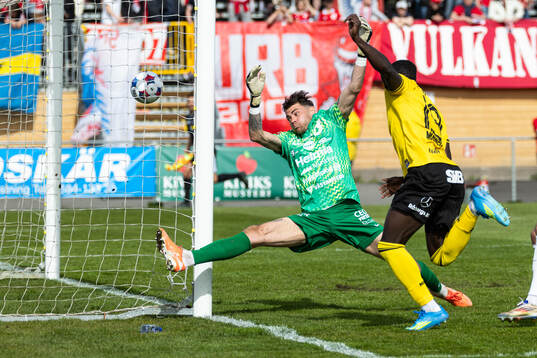 Mjällbys Abdoulie Manneh gör 0-3 på Degerfors Matvei