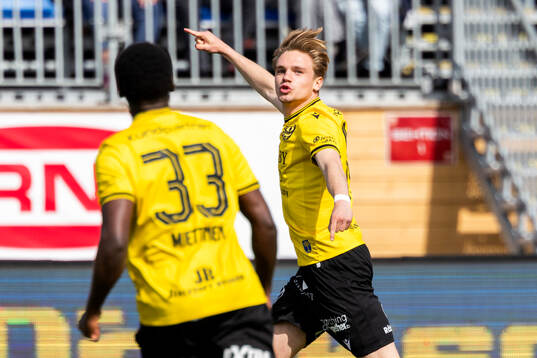 Mjällbys Jeppe Kjaer jublar